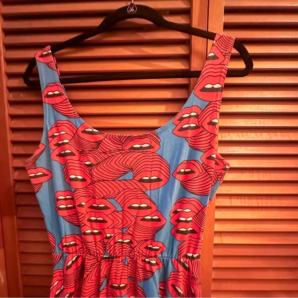 Nooworks Vacation dress Mouths Print by artist Lydia Ortiz NWOT - Picture 2 of 4